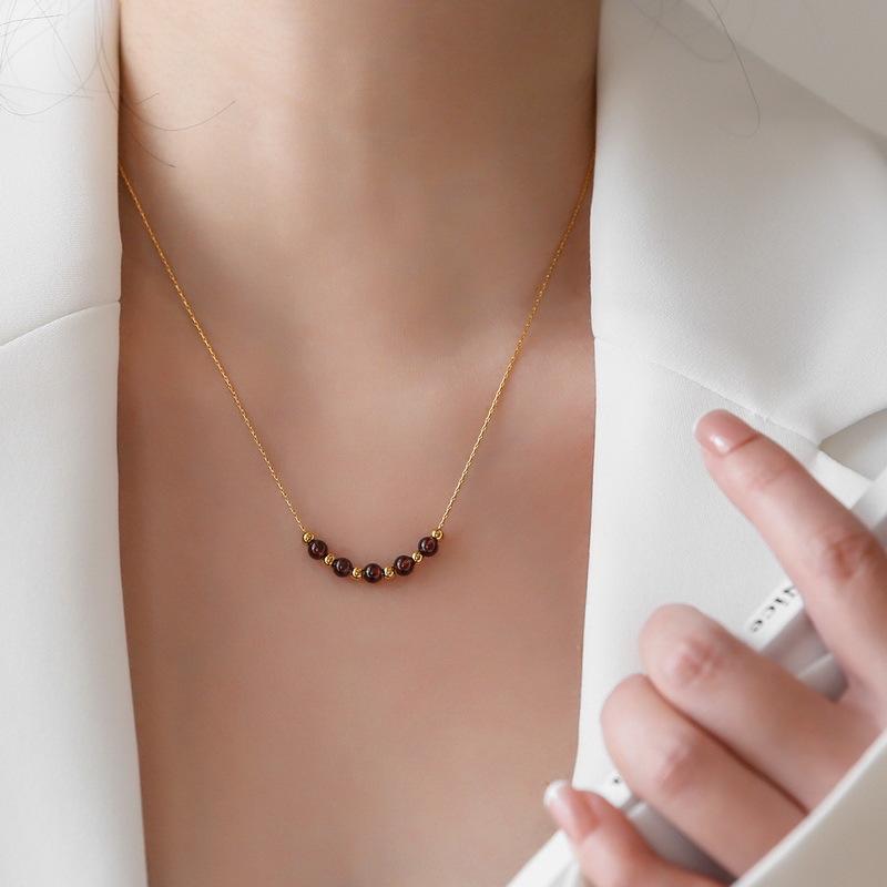 Artistry Unveiled: Custom Necklaces Tailored to Perfection in Dubai