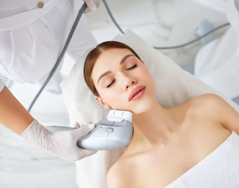 Dubai’s Skincare Elixir: Ultherapy’s Time-Traveling Touch!